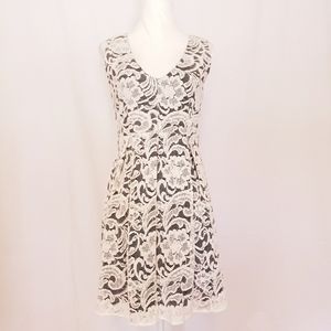 Monteau Cream Lace/Black Underlay Sleeveless Dress